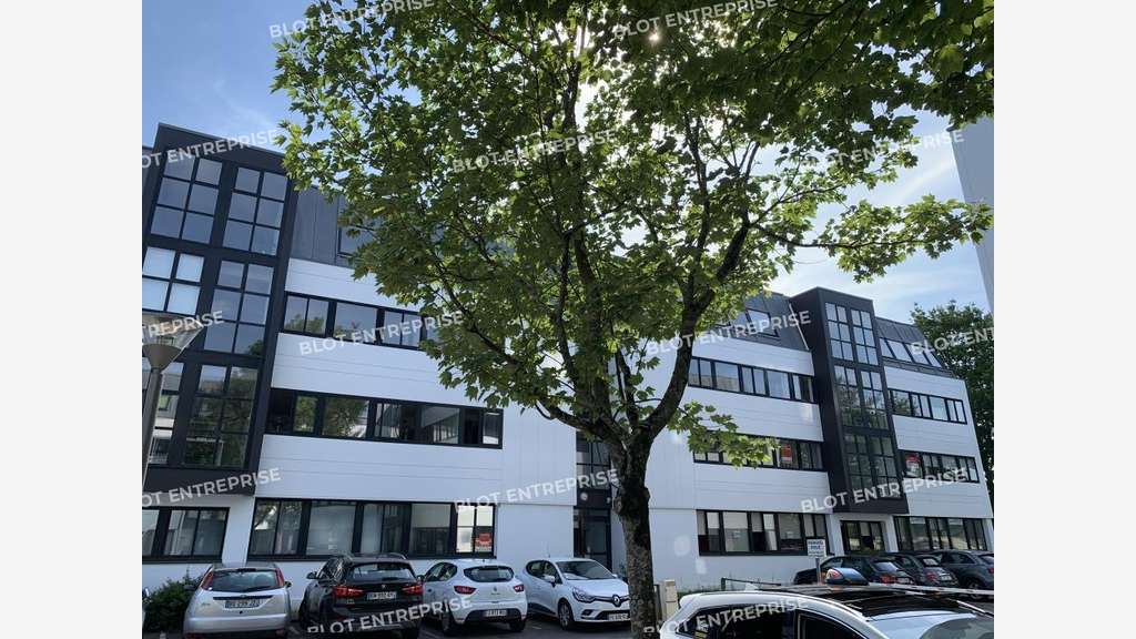 A vendre à louer bureaux 66m² RDC Forum d'Orvault