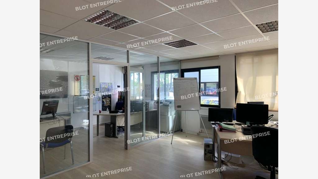 A vendre à louer bureaux 66m² RDC Forum d'Orvault