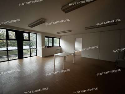 A louer bureaux 138m² au coeur du Forum à Orvault