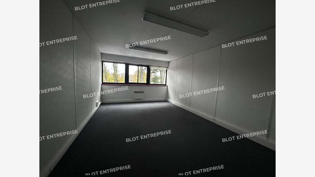 A louer bureaux 138m² au coeur du Forum à Orvault
