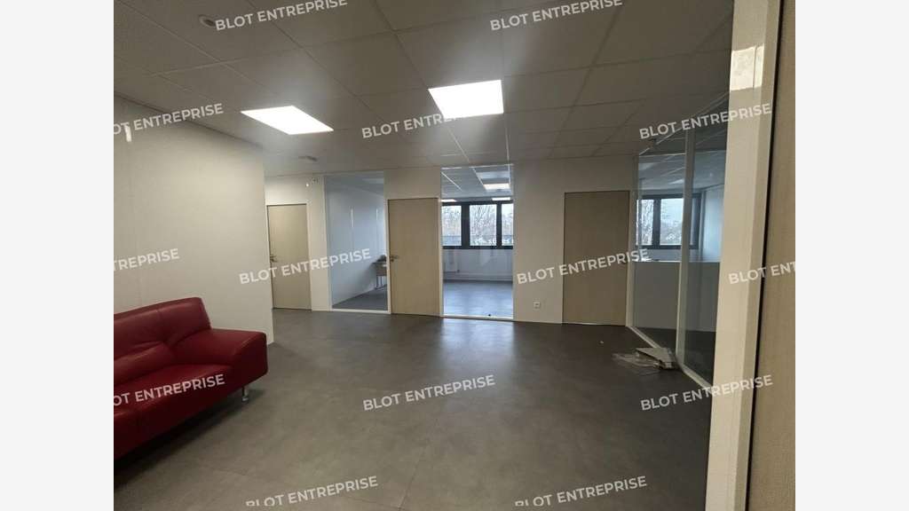 A louer bureaux de 142m² forum d'Orvault
