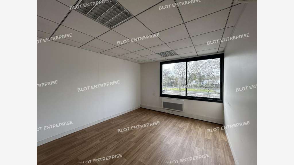A louer bureaux 150m² R+1 à Orvault