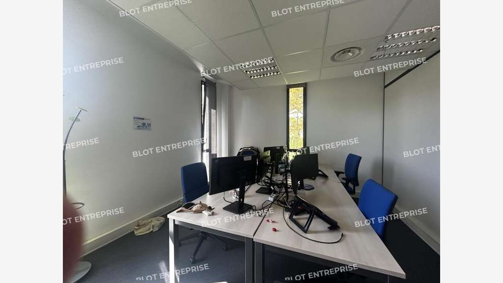 A louer bureaux 222m² Orvault Parc du Bois Cesbron