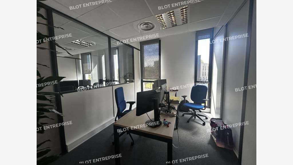 A louer bureaux 222m² Orvault Parc du Bois Cesbron