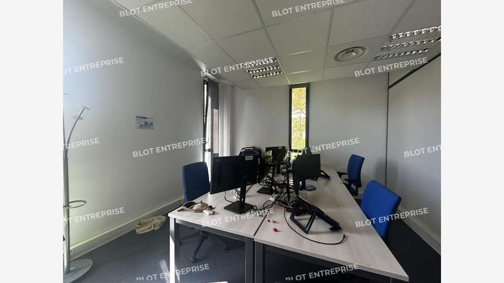 A louer bureaux 222m² Orvault Parc du Bois Cesbron