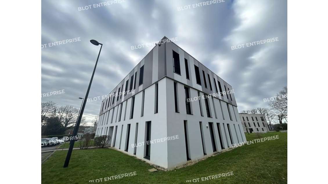 À LOUER - BUREAUX - 222 m² - ORVAULT