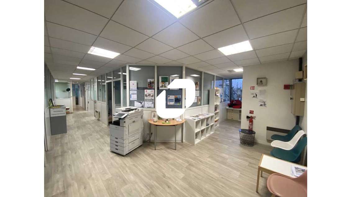 A louer Bureaux 191m² Osny