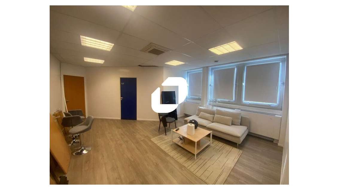 A louer Bureaux 131m² Osny
