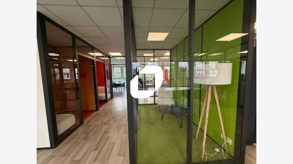 A louer Bureaux 329m² Osny