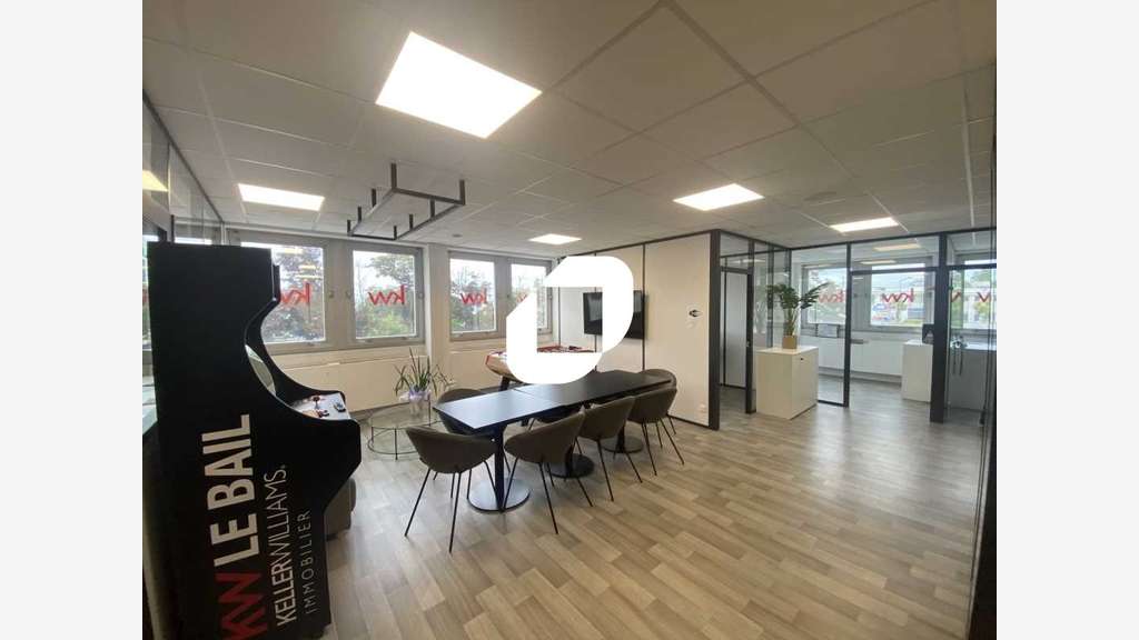 A louer Bureaux 329m² Osny