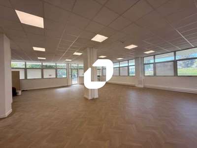 A louer Bureaux 335m² Osny