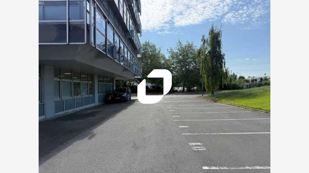 A louer Bureaux 335m² Osny