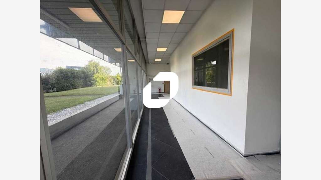 A louer Bureaux 335m² Osny