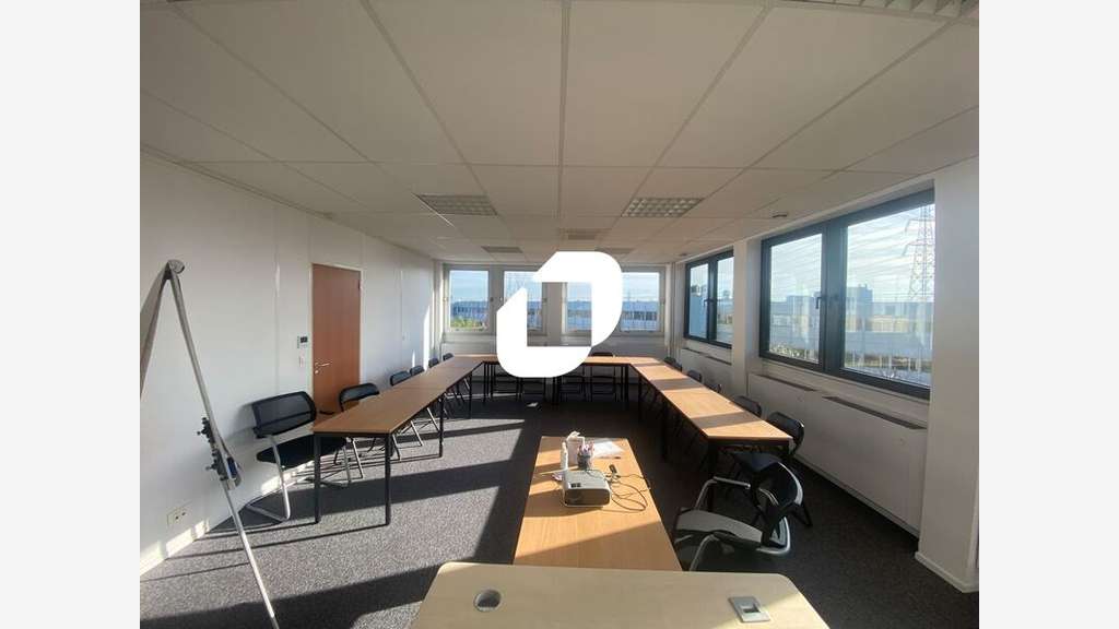 A louer Bureaux 296m² Osny