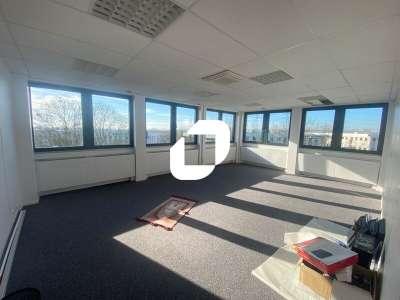 A louer Bureaux 296m² Osny