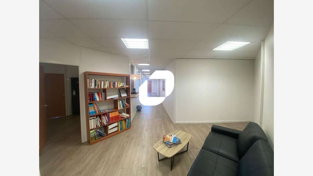 A louer Bureaux 296m² Osny