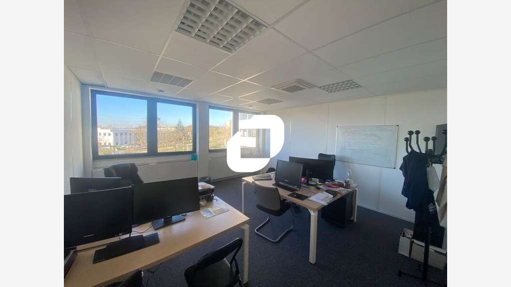 A louer Bureaux 296m² Osny