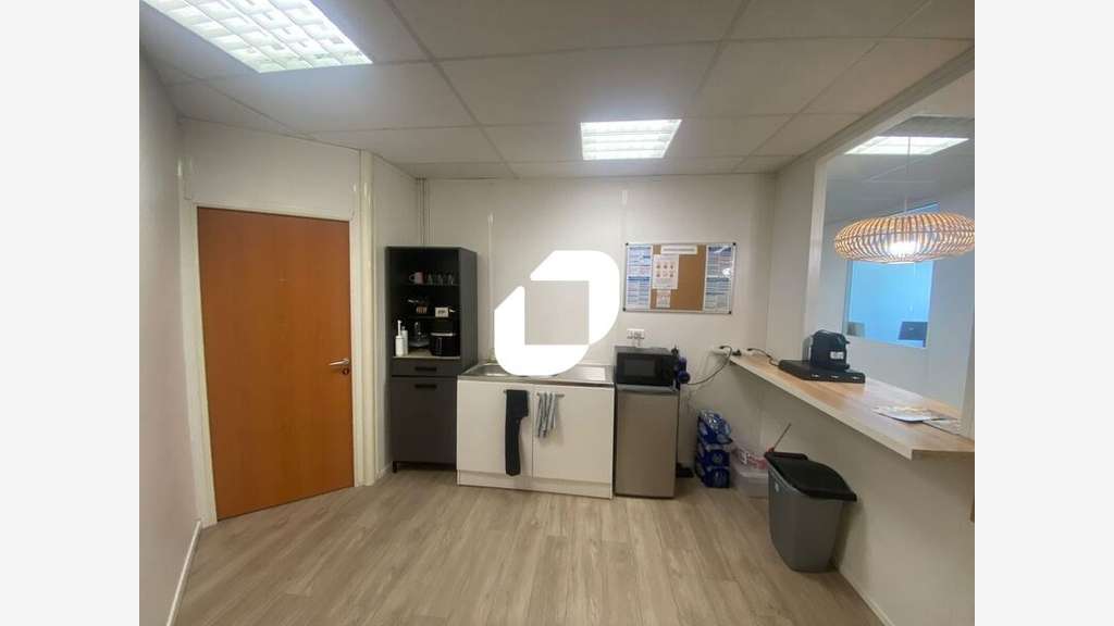 A louer Bureaux 605m² Osny