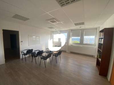 A louer Bureaux 329m² Osny