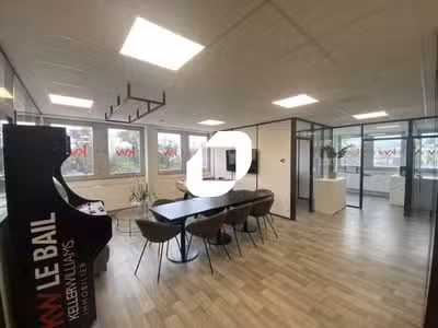 A louer Bureaux 329m² Osny