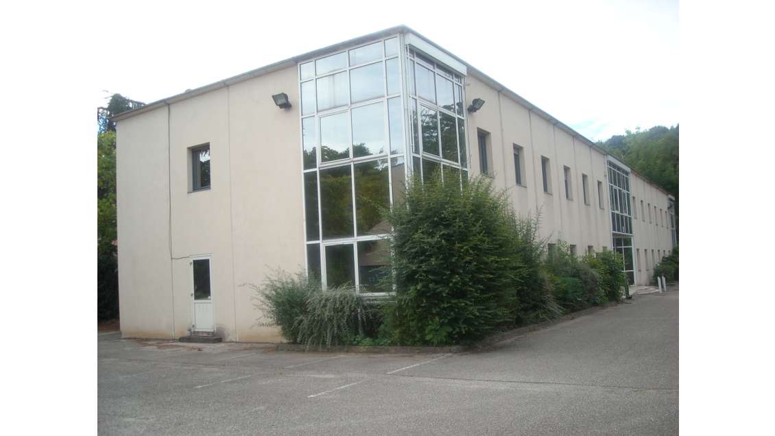 A louer bureaux de 460m² au calme à Oullins