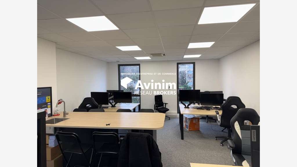 A louer beaux bureaux 38m² en bas d'Oullins Mémo