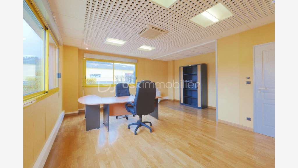 A louer bureaux cloisonnés de 332m² à Arbent