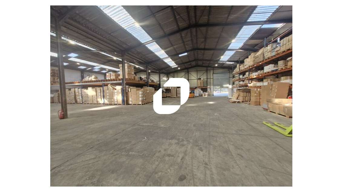 A louer Bureaux 1710m² Ozoir la ferriere