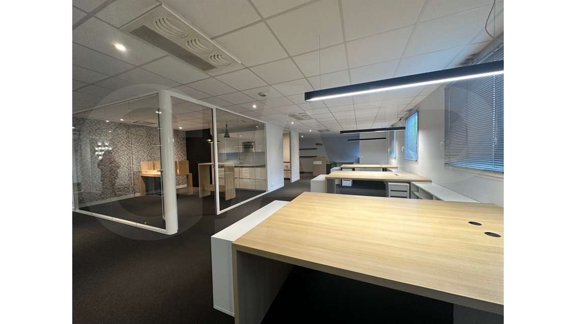 Bureaux 215m² divisible à louer à Pacé