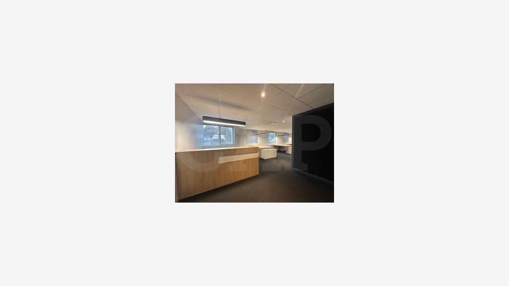 Bureaux 215m² divisible à louer à Pacé