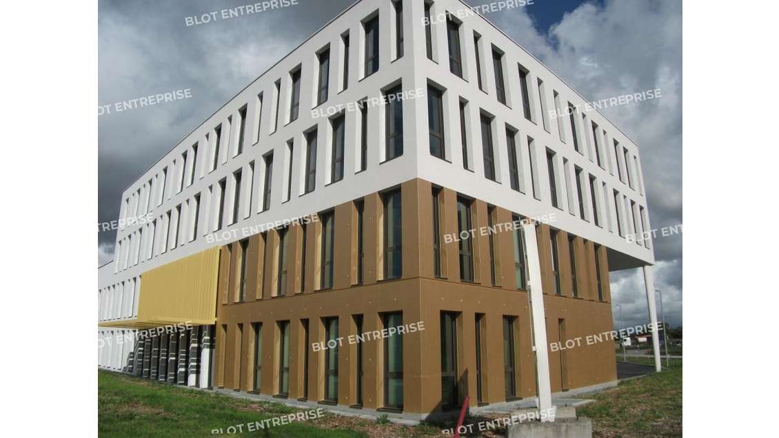 A louer bureaux 254m² R+2 à Pacé