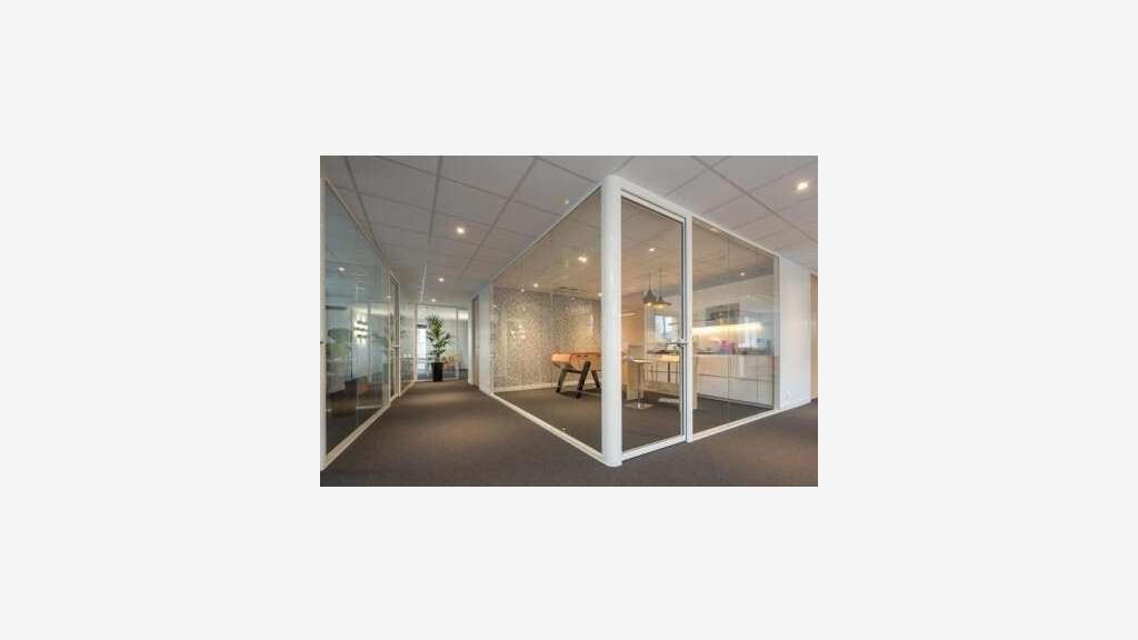 Bureaux de standing 215m² à louer à Pacé