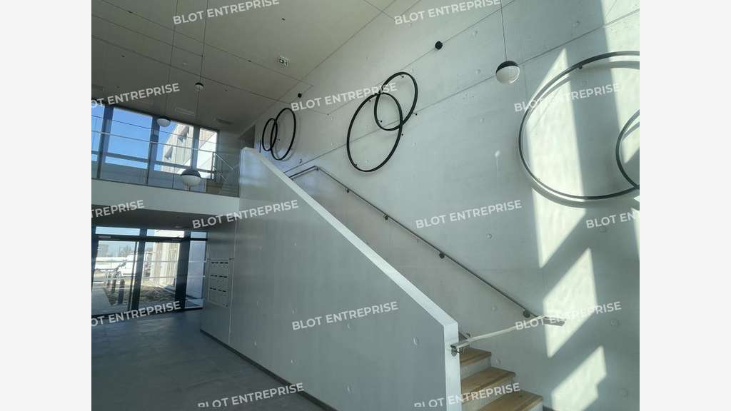 A louer bureaux neufs 272m² à Pacé