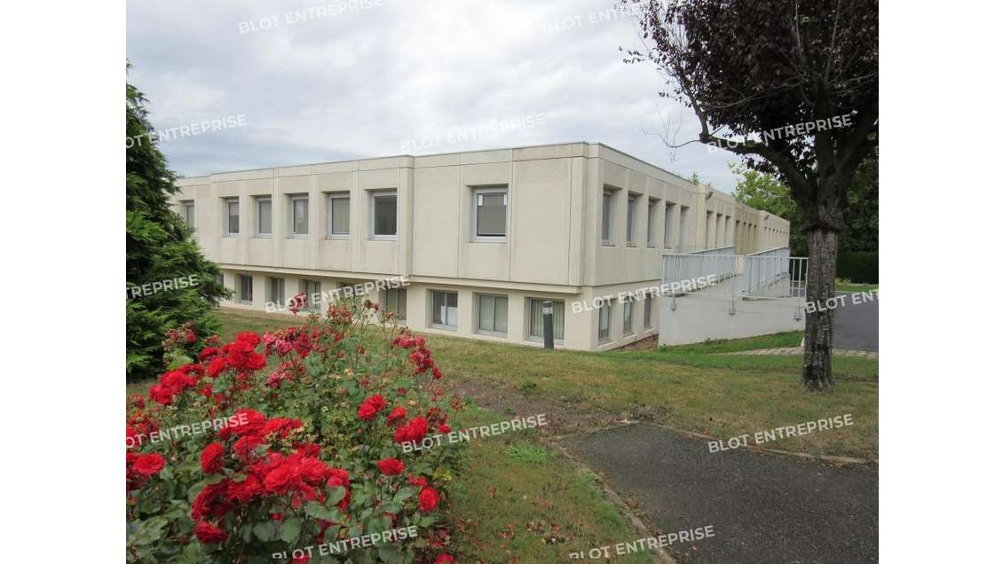 A LOUER - BUREAUX 447 m² - PACE
