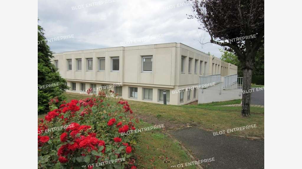 A louer bureaux 447m² aux portes de Rennes à Pacé