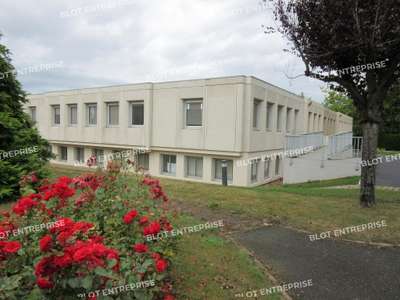 A louer bureaux 447m² aux portes de Rennes à Pacé