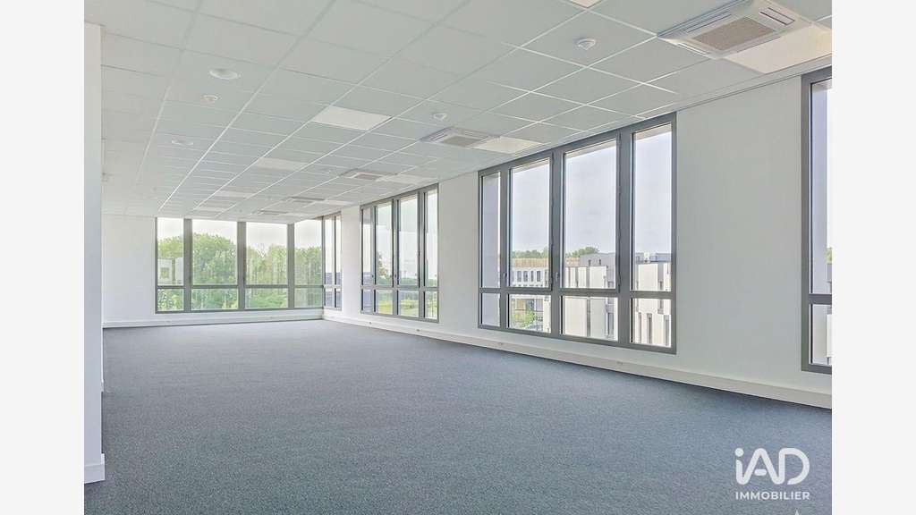 A louer plateau de bureau neuf 270m² à Pacé