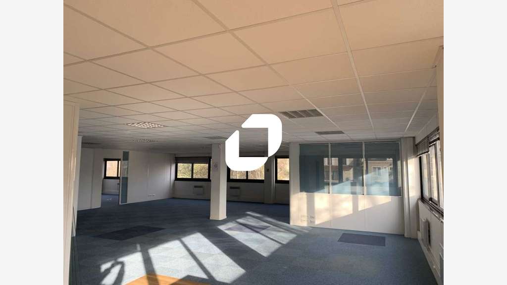 A louer Bureaux 161m² Palaiseau
