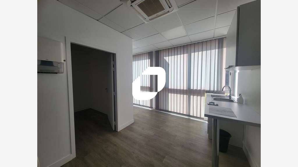 A louer Bureaux 164m² Palaiseau