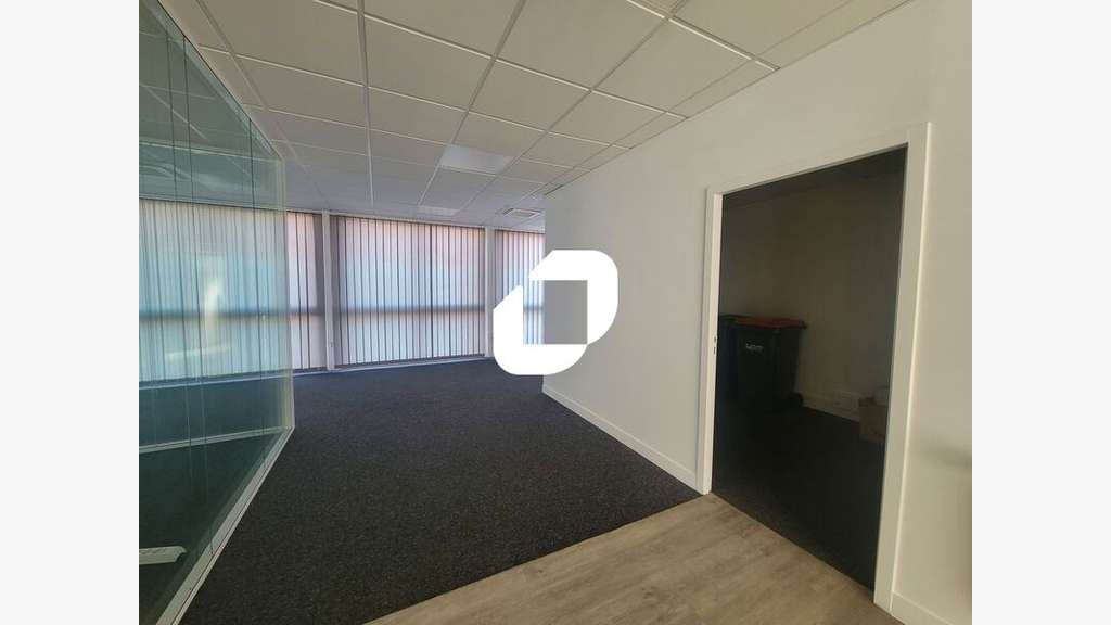 A louer Bureaux 164m² Palaiseau