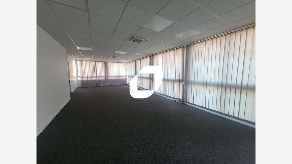 A louer Bureaux 164m² Palaiseau