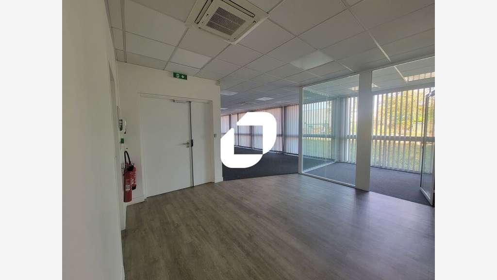 A louer Bureaux 164m² Palaiseau