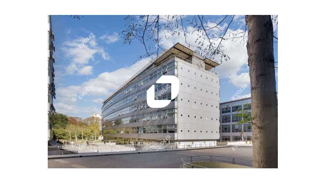 A louer Bureaux 977m² Pantin