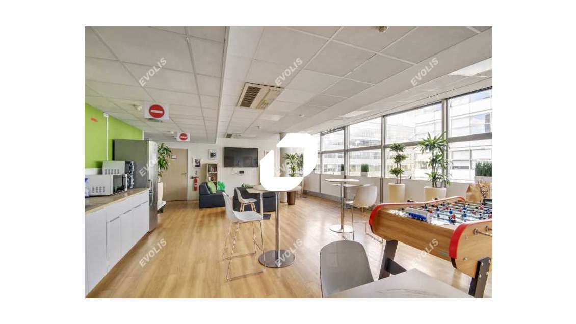 A louer Bureaux 977m² Pantin