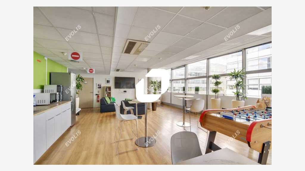A louer Bureaux 977m² Pantin