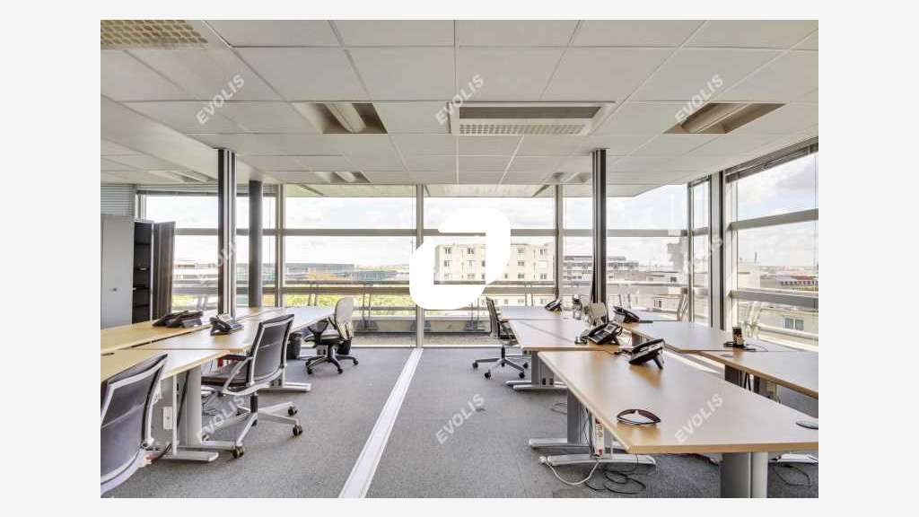 A louer Bureaux 977m² Pantin