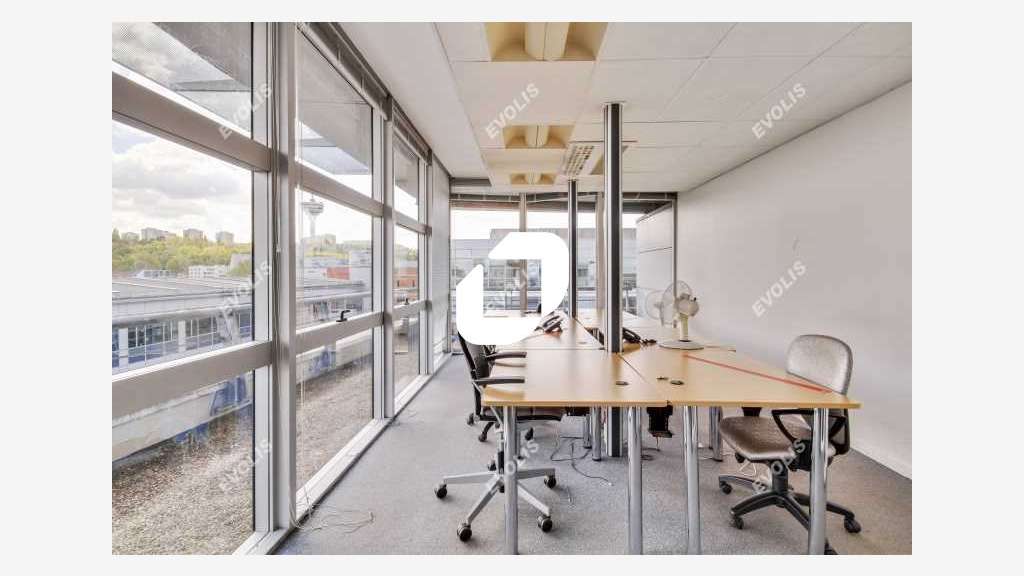 A louer Bureaux 977m² Pantin