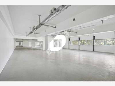 A louer Bureaux 689m² Pantin