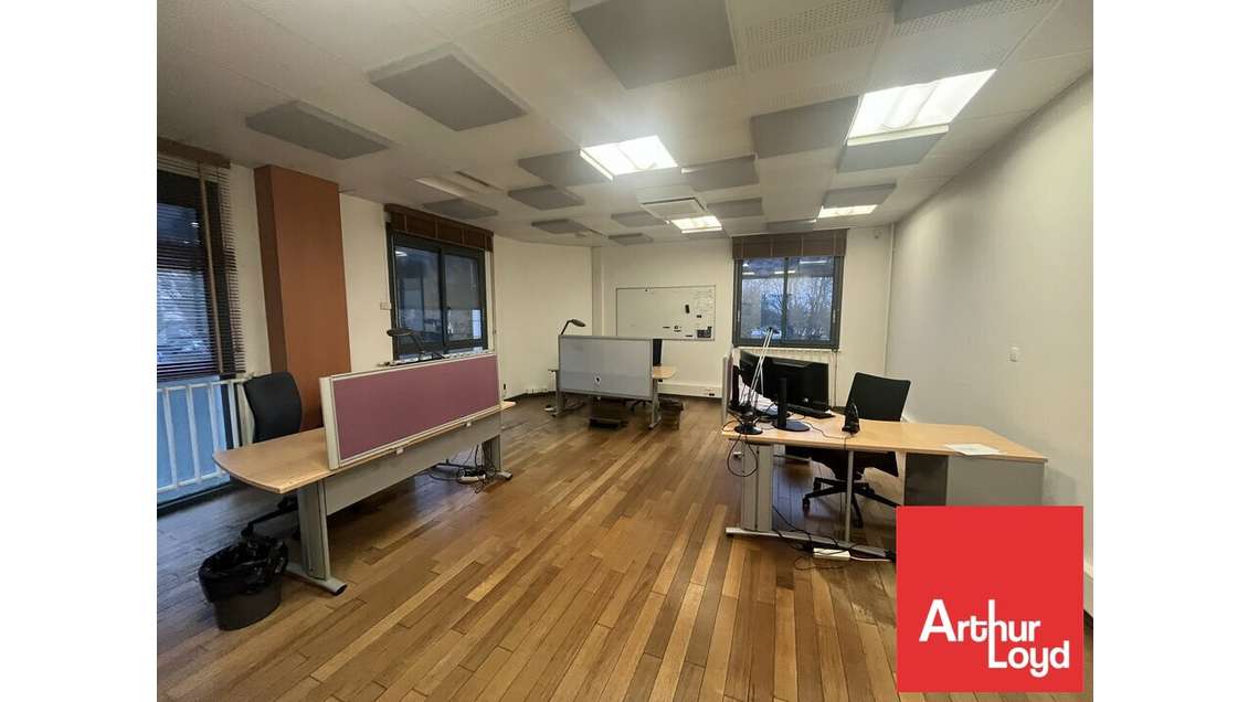 A louer bureaux 730m² à Poitiers Parc des Expos 