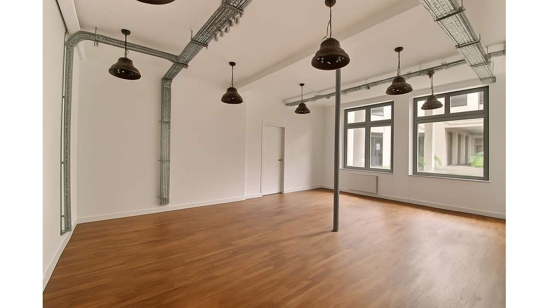 Location bureaux RDC à Paris gares du Nord et Est